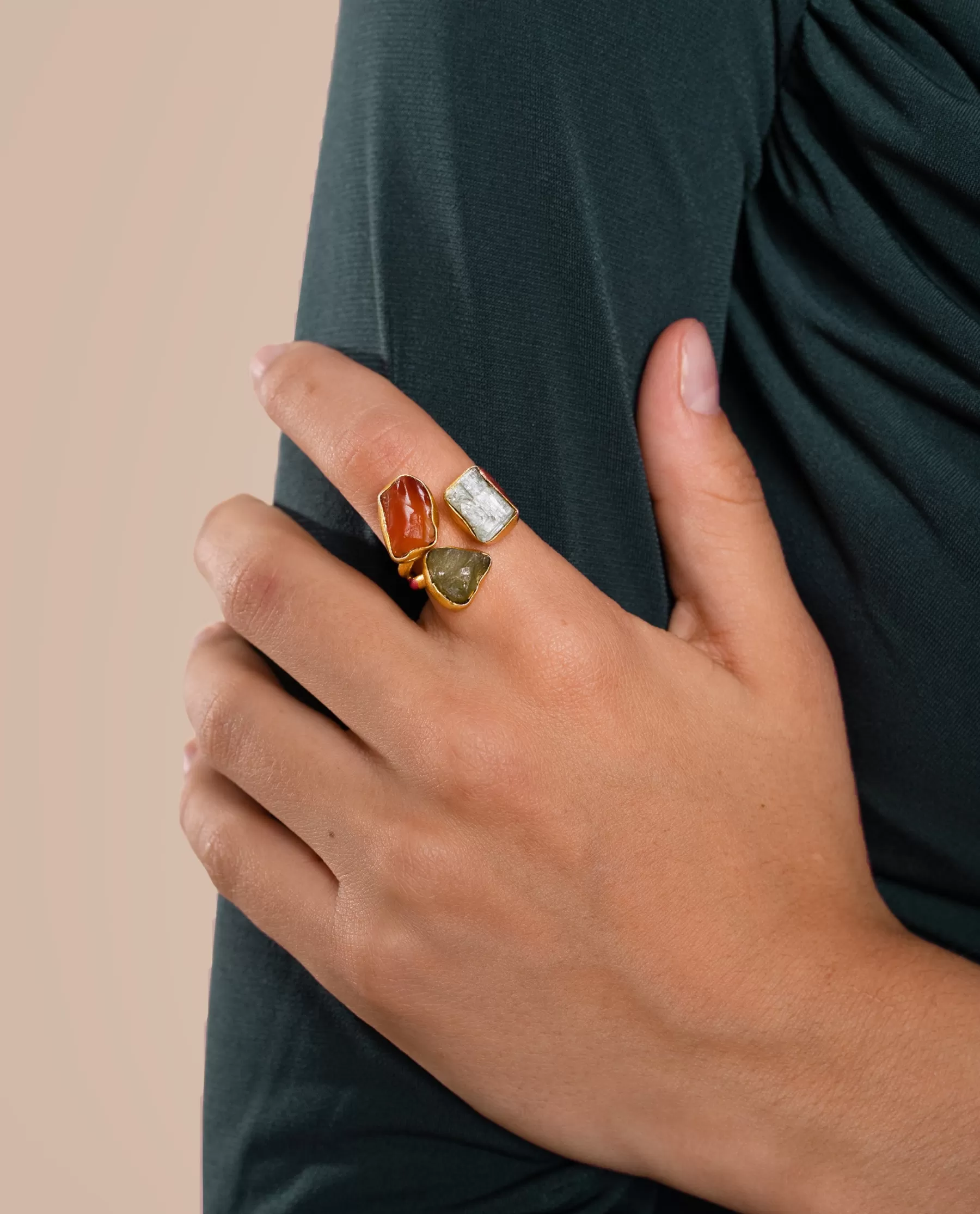 THE-ARE ANILLO TRINITY APRICOT · BAÑO ORO* Anillos