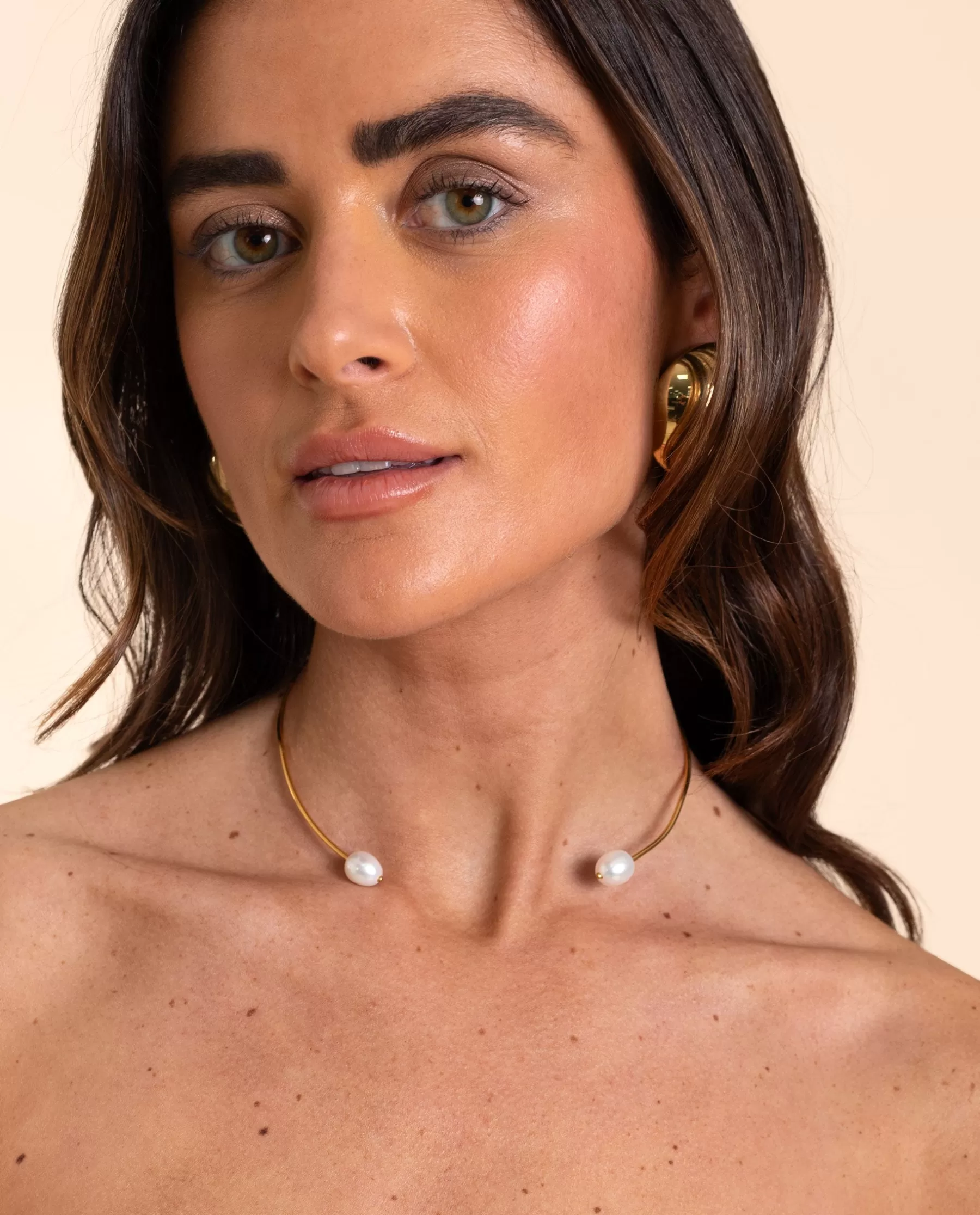 THE-ARE CHOKER DUO PEARLS · BAÑO ORO* Collares