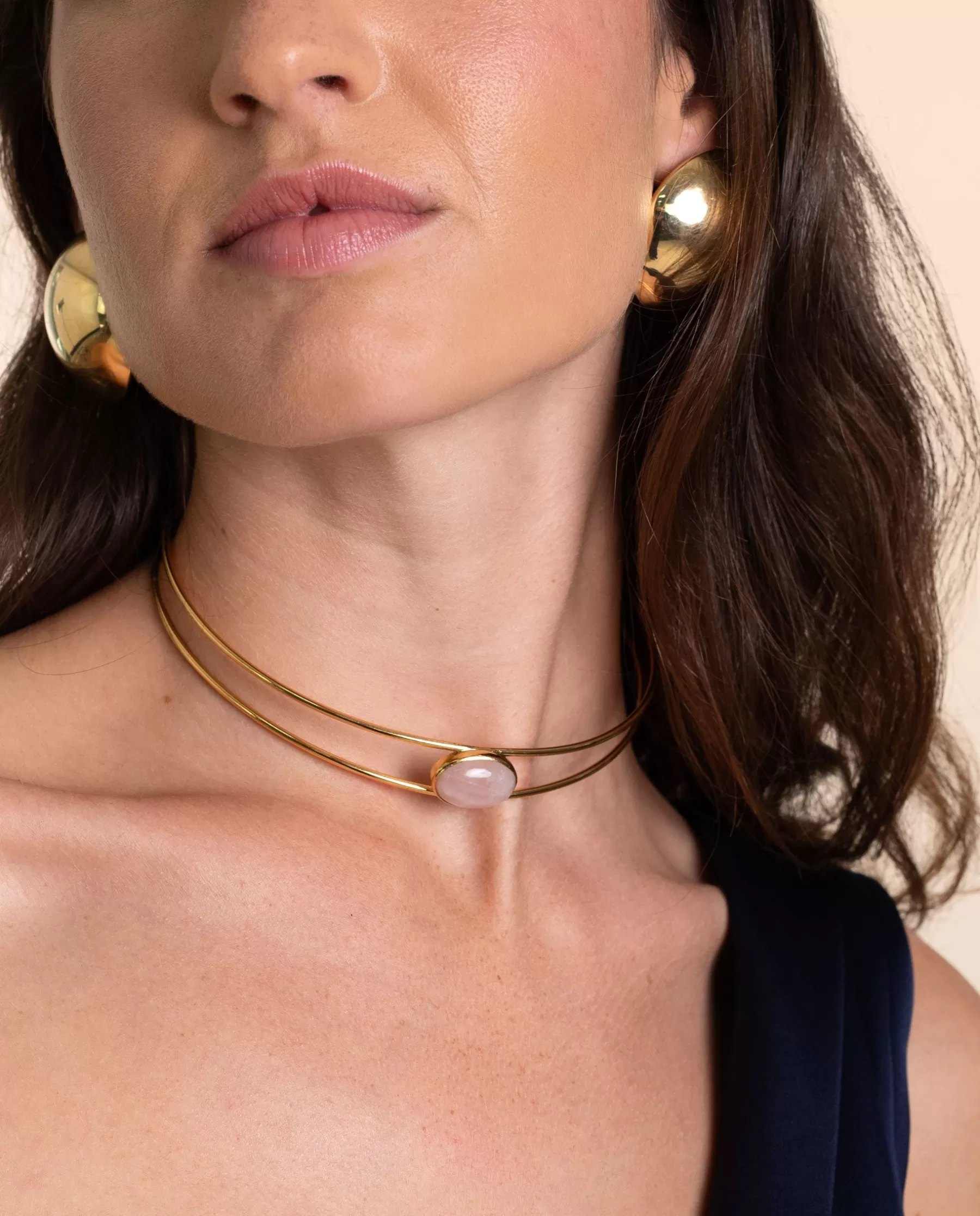 THE-ARE CHOKER ROSE QUARTZ · BAÑO ORO* Collares